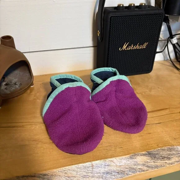 Patagonia Fleece Baby Booties – 12–24 Months - Picture 2 of 3